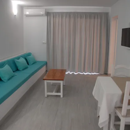 Neptuno - Adults Only *