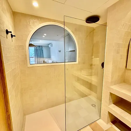 Neptuno - Adults Only