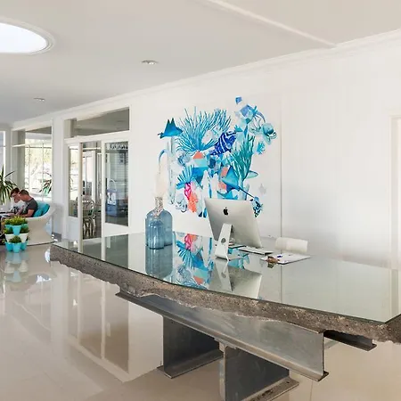 Neptuno - Adults Only