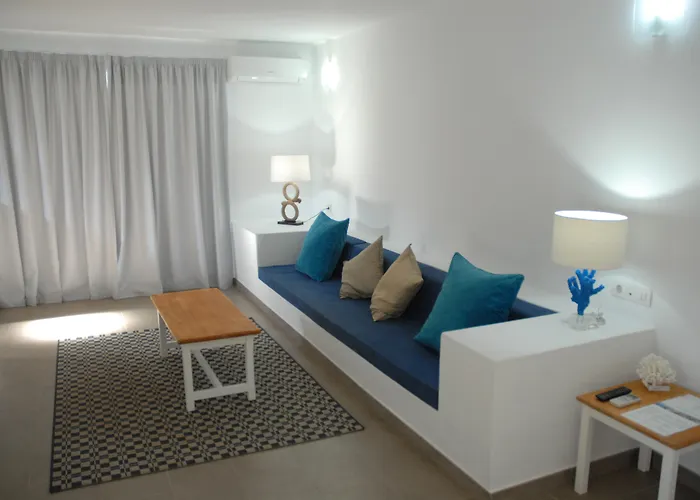 Neptuno - Adults Only