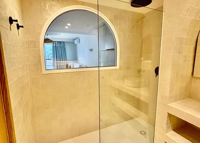 Neptuno - Adults Only