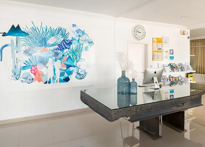 Neptuno - Adults Only