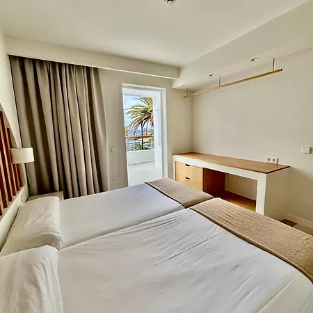 Neptuno - Adults Only *