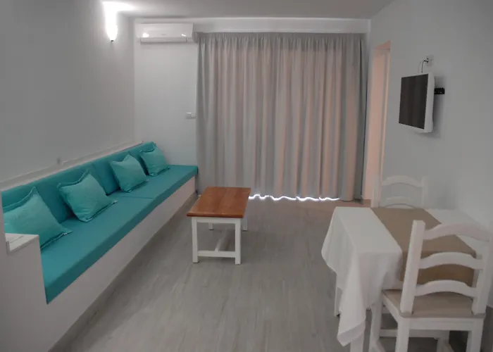 Neptuno - Adults Only *