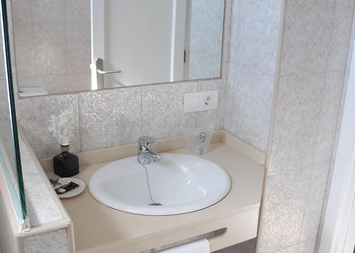 Neptuno - Adults Only *