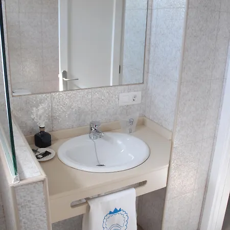 Neptuno - Adults Only *