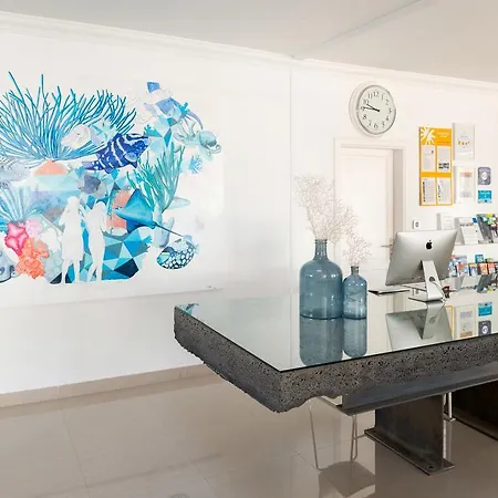 Neptuno - Adults Only